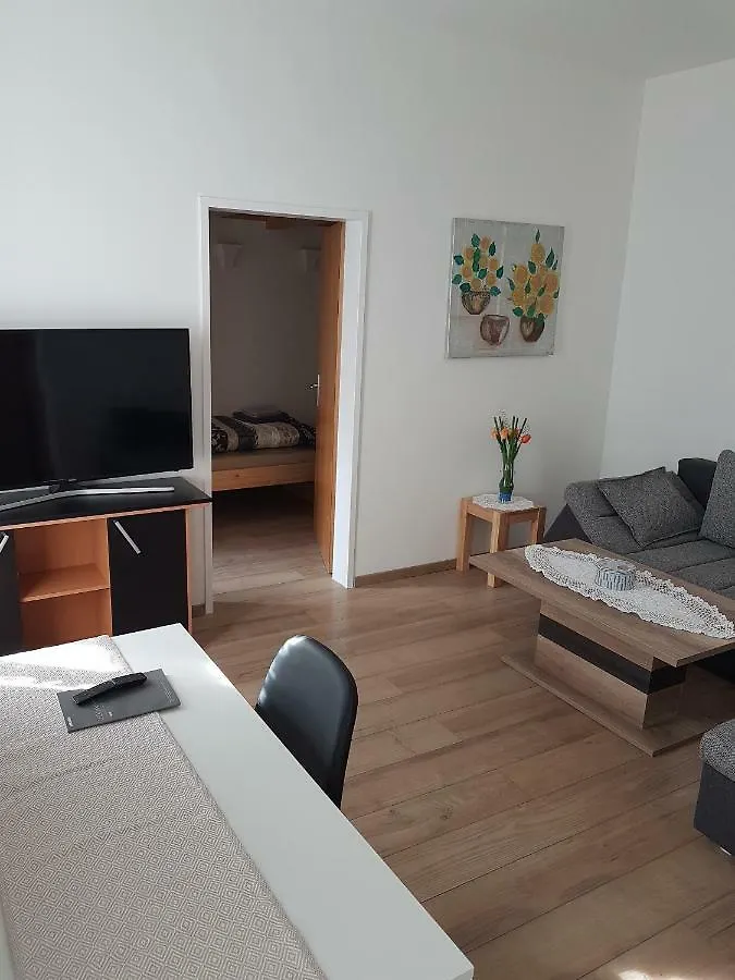 Gerald\'S Apartment 5 contacts